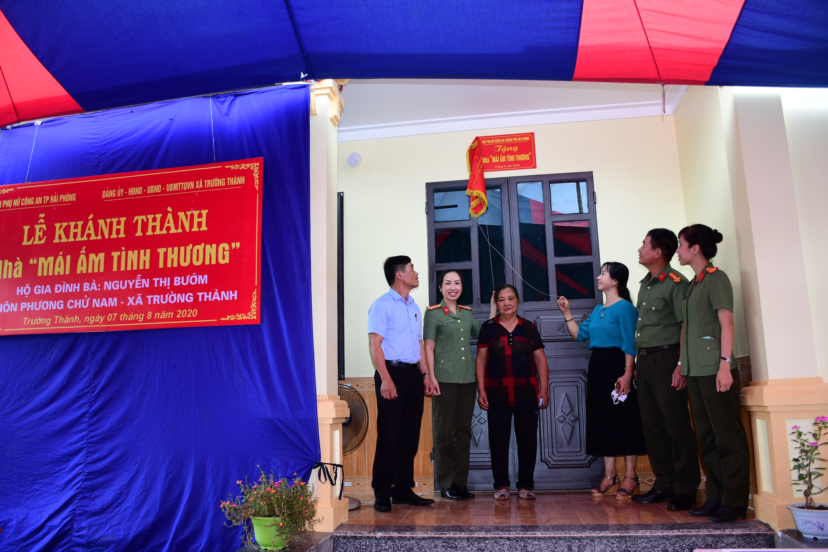 Hội phụ nữ CATP: Khánh thành “Mái ấm tình thương” 